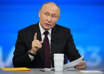Putin calls on Middle East to avoid a disastrous conflict