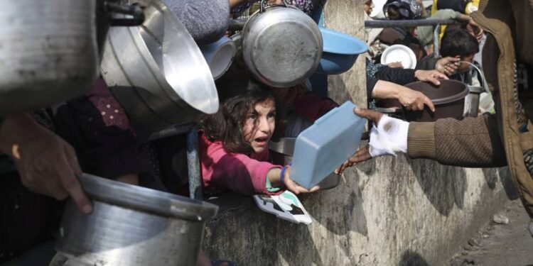 The head of the UN food program declares that Northern Gaza is experiencing a severe famine.