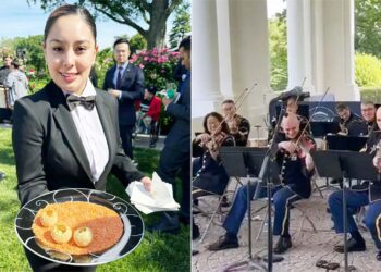The White House plays the song Saare Jahan Se Accha and serves golgappa and samosa.