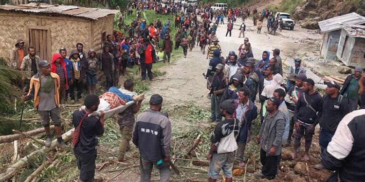More than 670 people are believed to have died in the Papua New Guinea landslide, with over 150 houses buried.