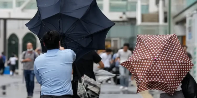 Typhoon Ampil: Thousands ordered to evacuate as the storm intensifies and approaches Tokyo.