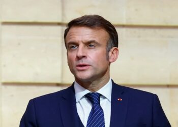 Emmanuel Macron urges French lawmakers to avoid destabilizing the government.