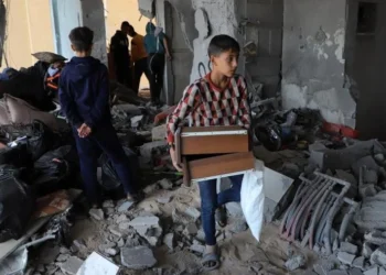 Israel will permit residents of Gaza to return to the northern region as Hamas has consented to release six hostages, according to Netanyahu’s confirmation.