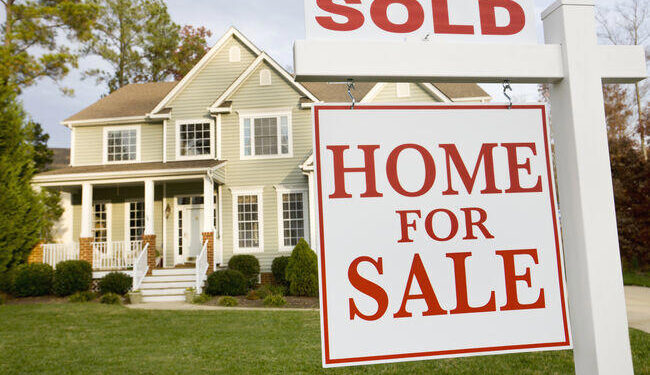 Chinese citizens lead the group of foreign buyers purchasing homes in the US, with spending increasing by 83%