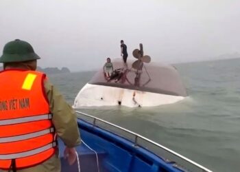 At least 34 people have died after a tourist boat capsized in Ha Long Bay, Vietnam.