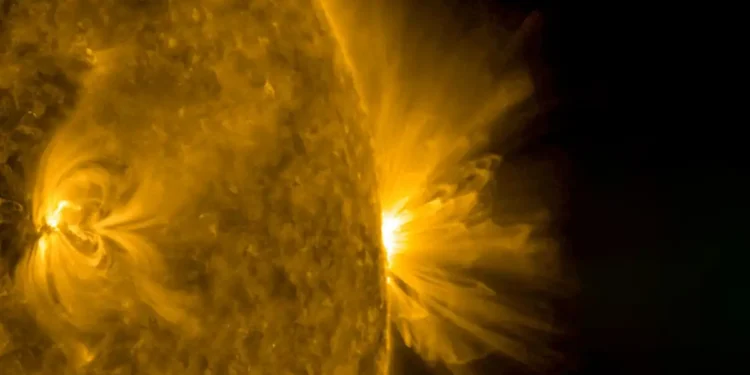 Breakthrough: A spacecraft issued a warning about a solar storm 15 hours prior to its impact on Earth.