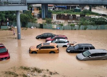 Vietnam: Continuous heavy rains inundate 52,000 houses, death toll increases to 41